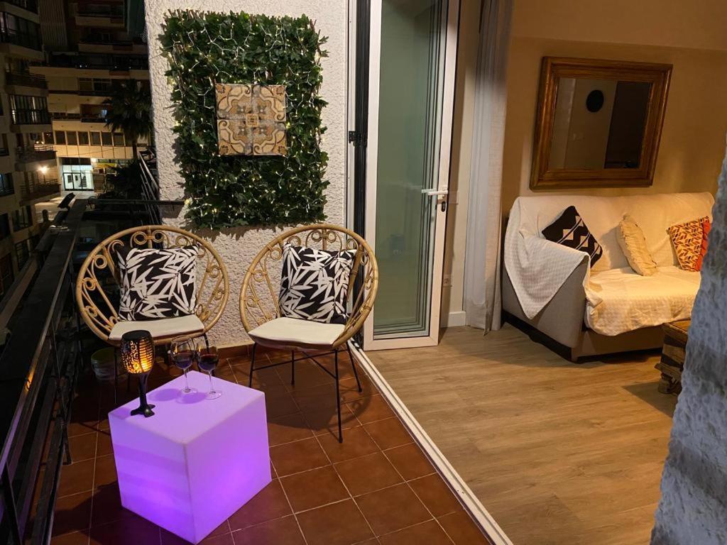 Stunning On The Beachfront With Sea Views In Center. Appartement