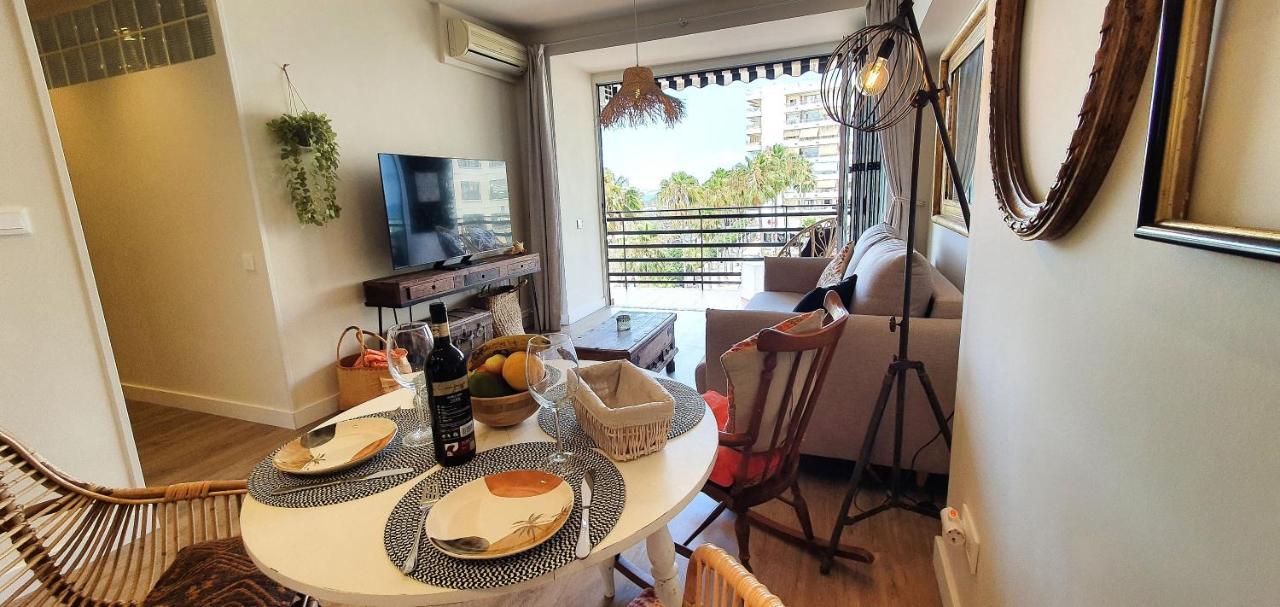 Apartamento Stunning On The Beachfront With Sea Views In Center.