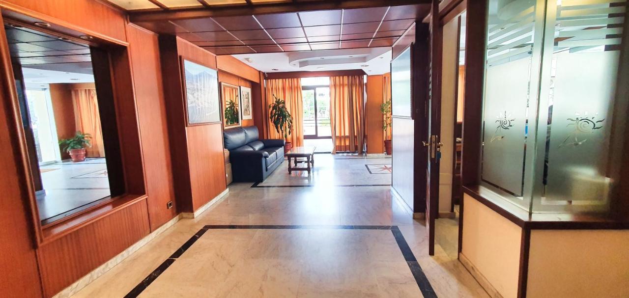 Apartamento Stunning On The Beachfront With Sea Views In Center.