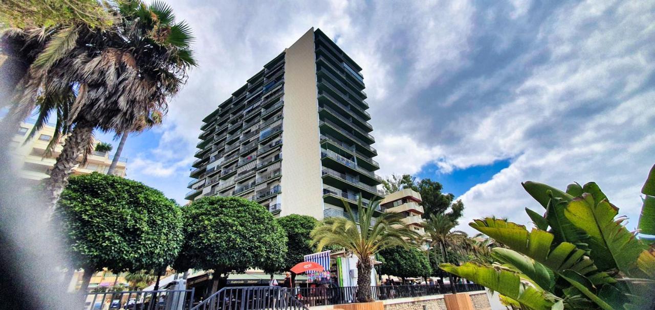 Stunning On The Beachfront With Sea Views In Center.