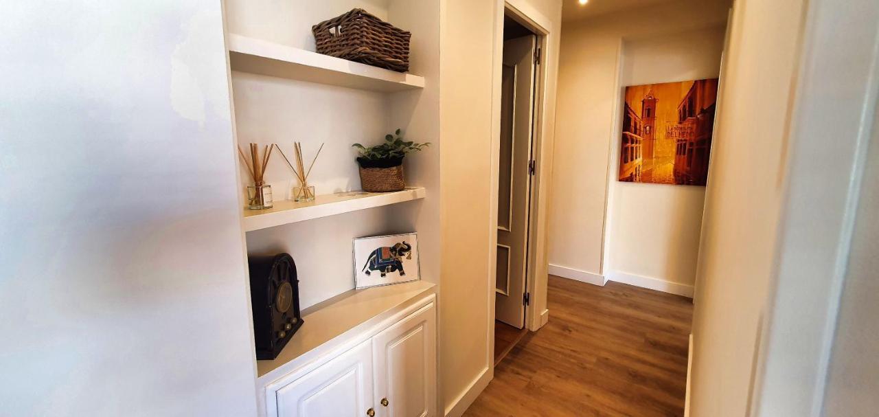 Apartamento Stunning On The Beachfront With Sea Views In Center. *