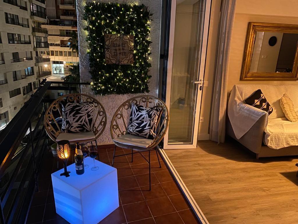 Stunning On The Beachfront With Sea Views In Center. Apartamento *